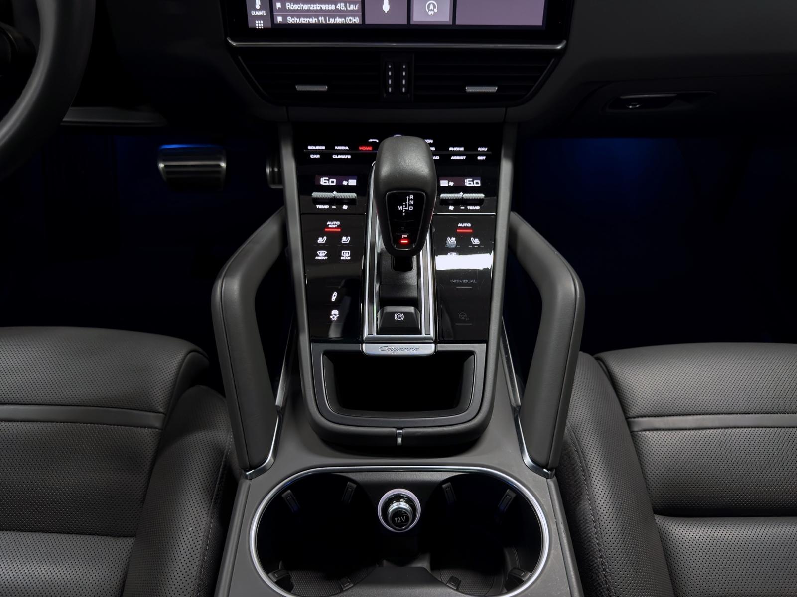PORSCHE Cayenne Turbo-image-20
