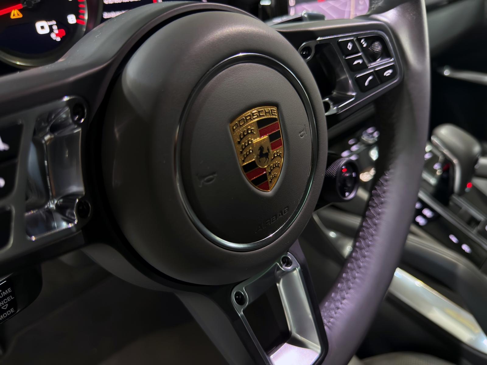 PORSCHE Cayenne Turbo-image-27