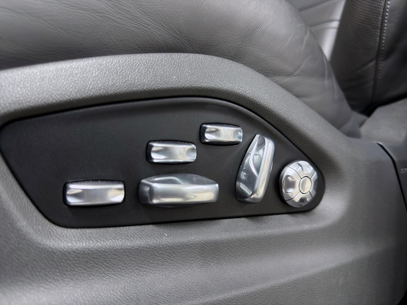 PORSCHE Cayenne Turbo-image-30
