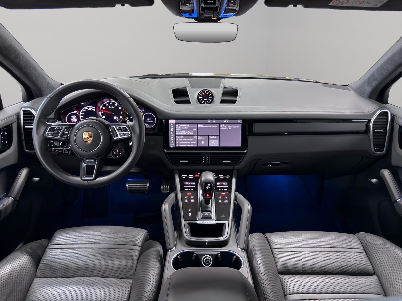 PORSCHE Cayenne Turbo-image-16