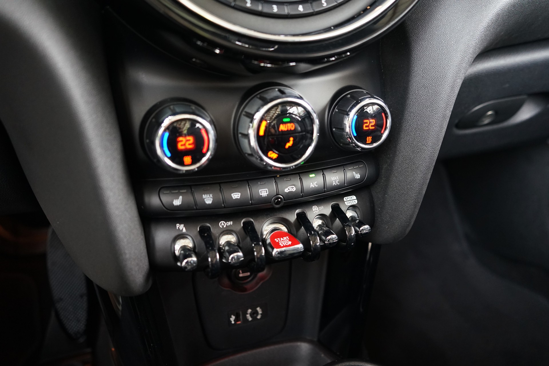 MINI Cooper S Cabriolet Steptronic-image-11