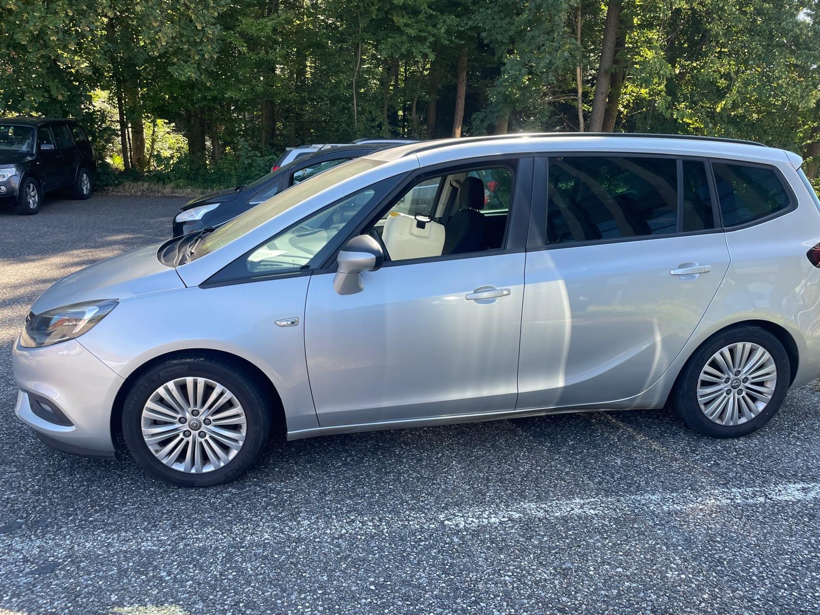 OPEL Zafira 1.6i Turbo Excellence Automatic-image-2
