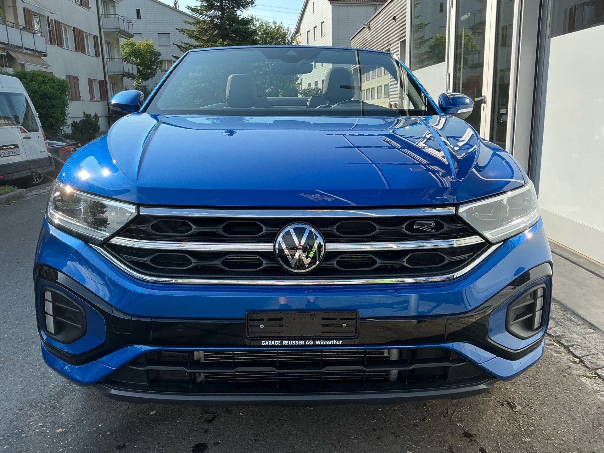 VW T-Roc CABRIOLET 1.5 TSI 150PS R-LINE *** ANHÄNGEKUPPLUNG ***-showroom-element-1