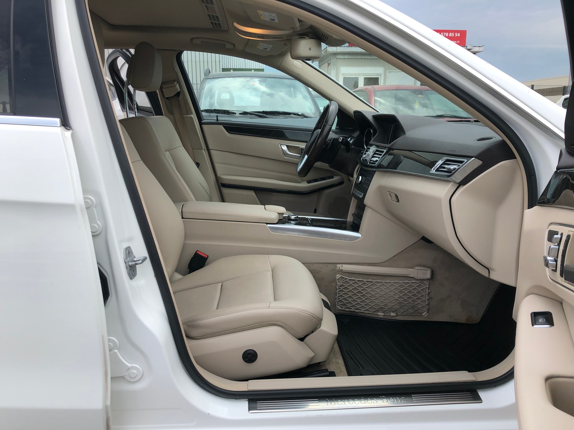 MERCEDES-BENZ E 350-image-11