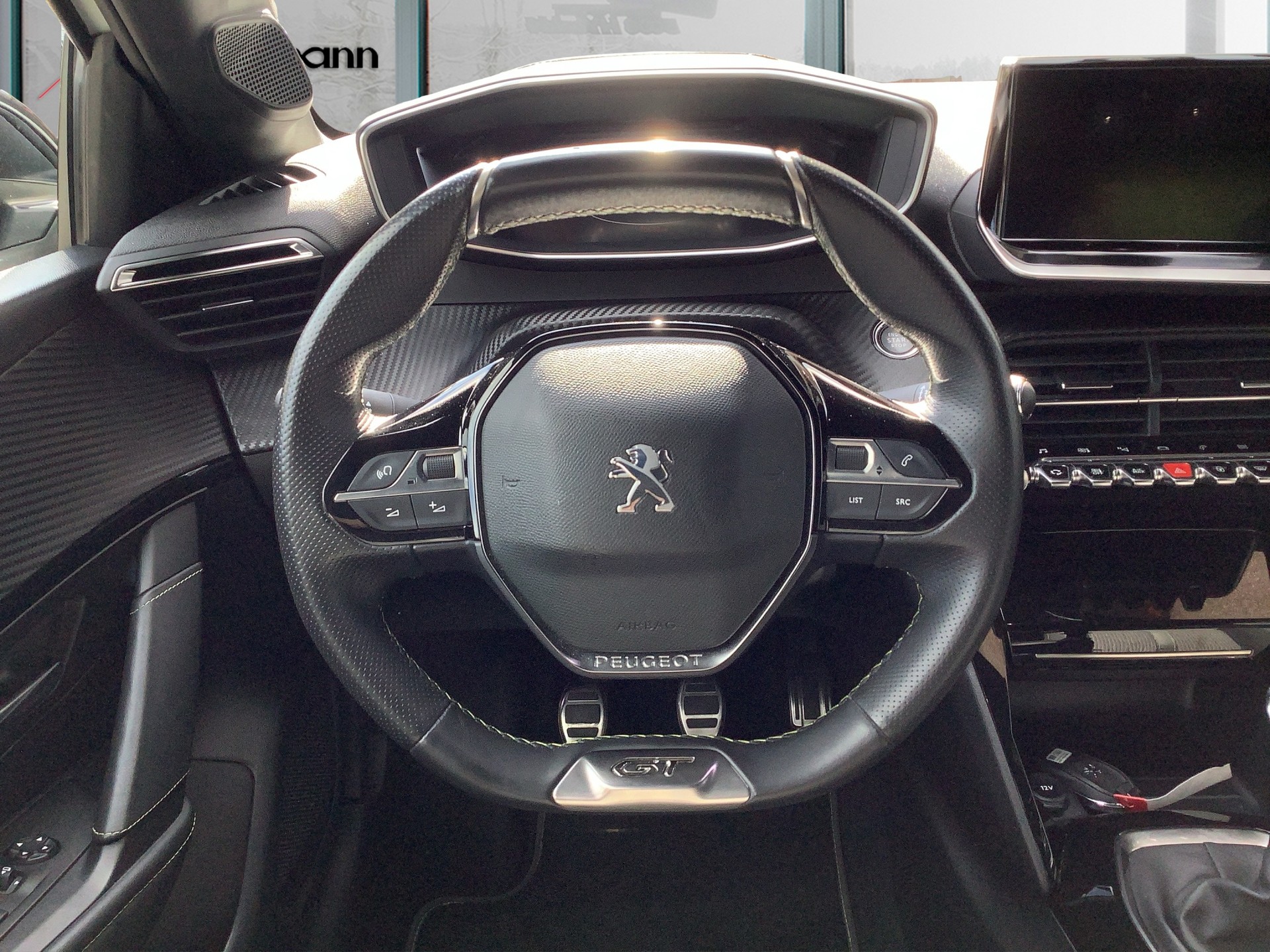 PEUGEOT 208 1.5 BlueHDi GT-image-9