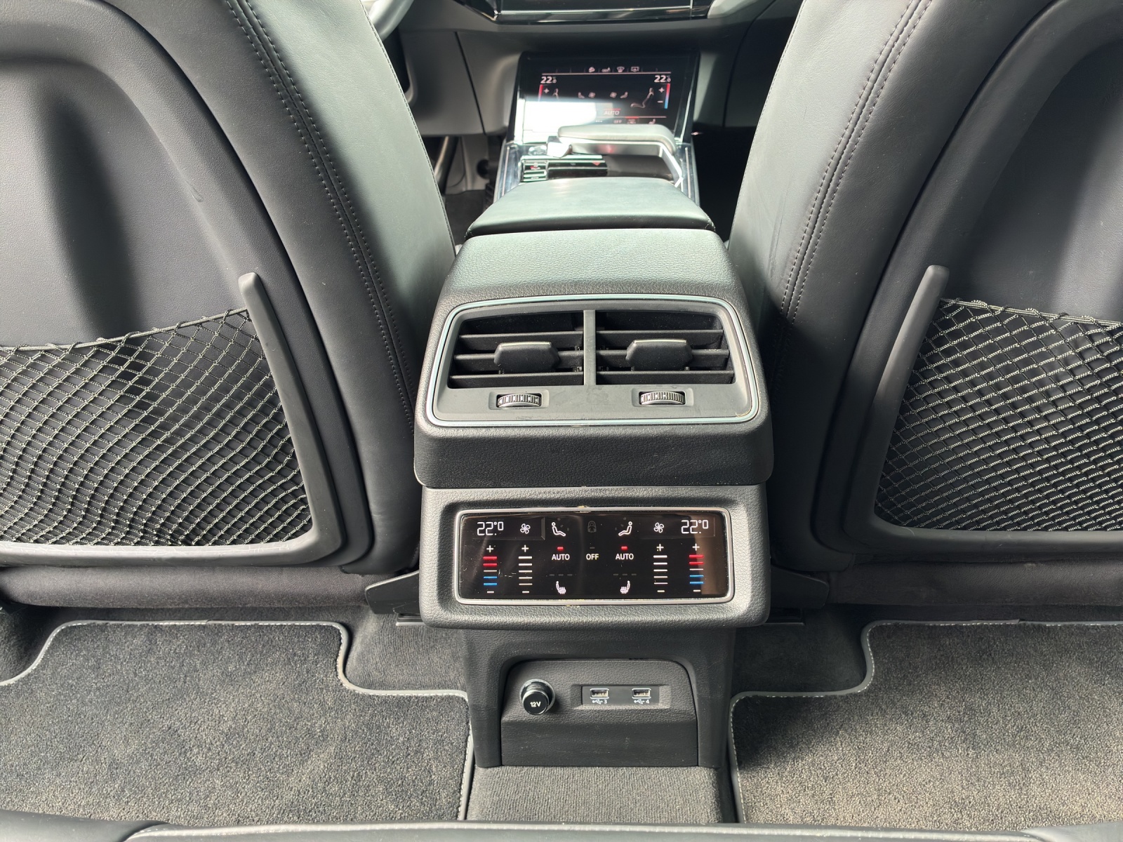 AUDI e-tron 55 Advanced quattro-image-14