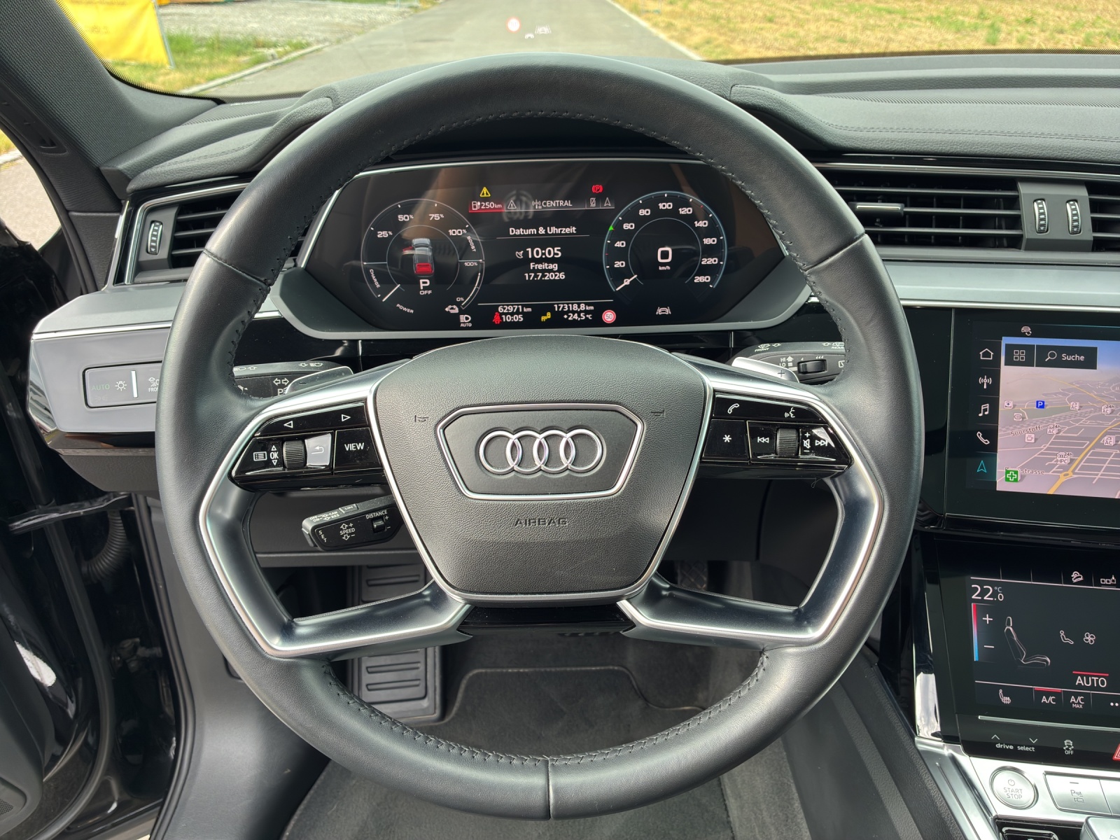 AUDI e-tron 55 Advanced quattro-image-11