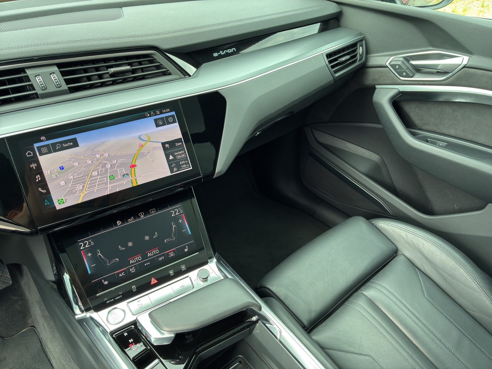 AUDI e-tron 55 Advanced quattro-image-12
