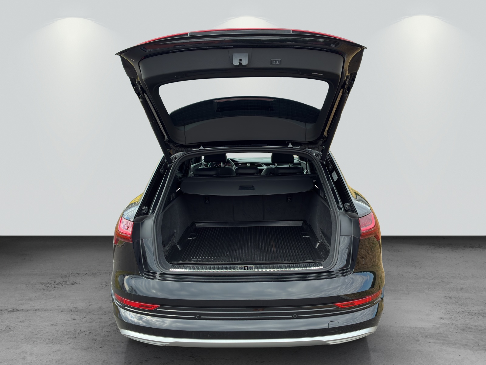 AUDI e-tron 55 Advanced quattro-image-9