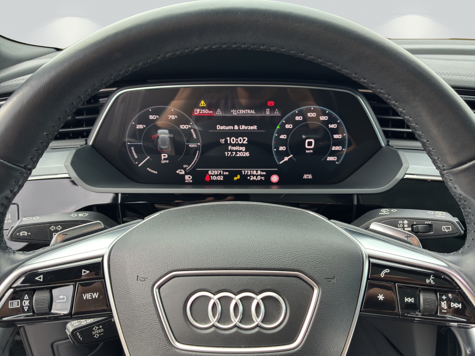 AUDI e-tron 55 Advanced quattro-image-5