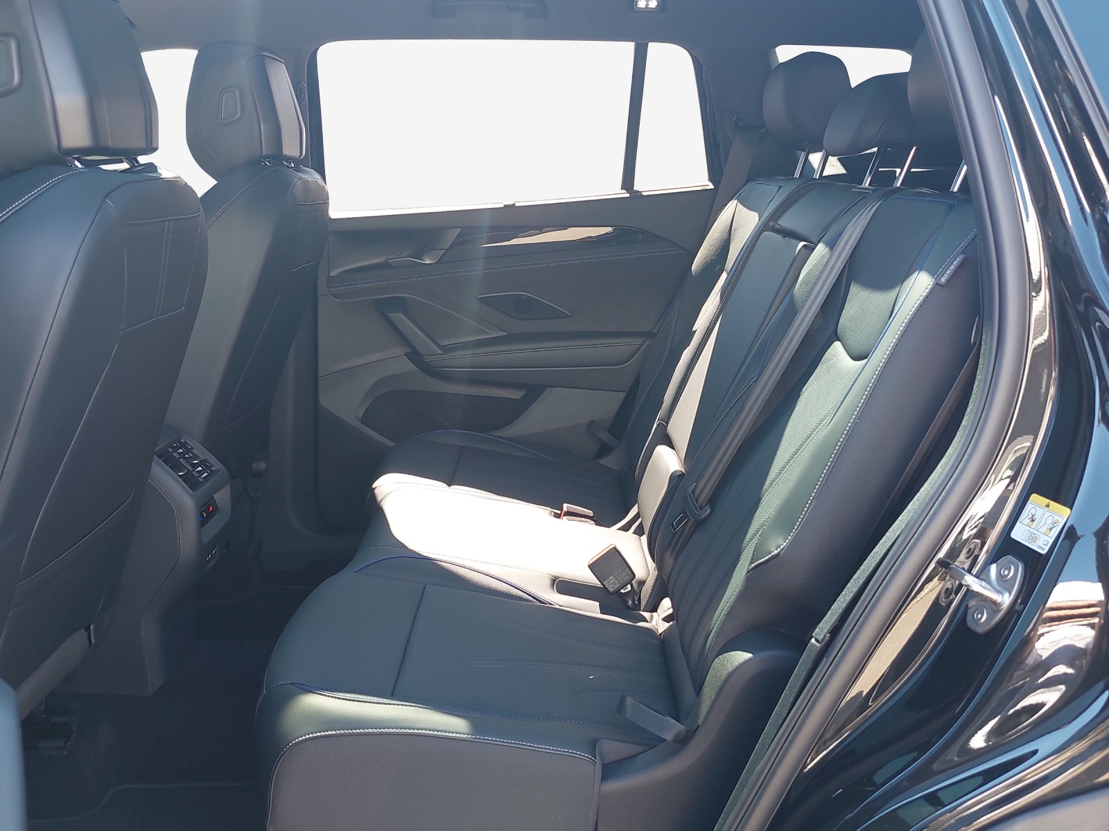 VW Tayron 2.0 TSI R-Line Plus DSG 4Motion-showroom-element-1