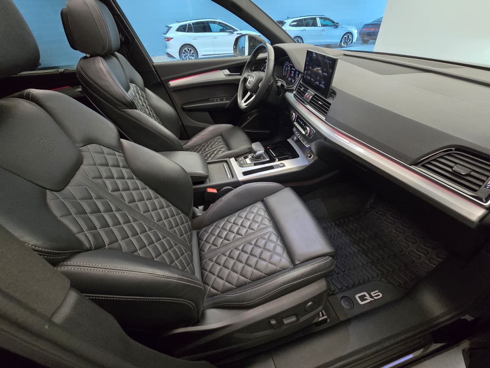 AUDI Q5 Sportback 45 TFSI S line quattro S-tronic-image-13