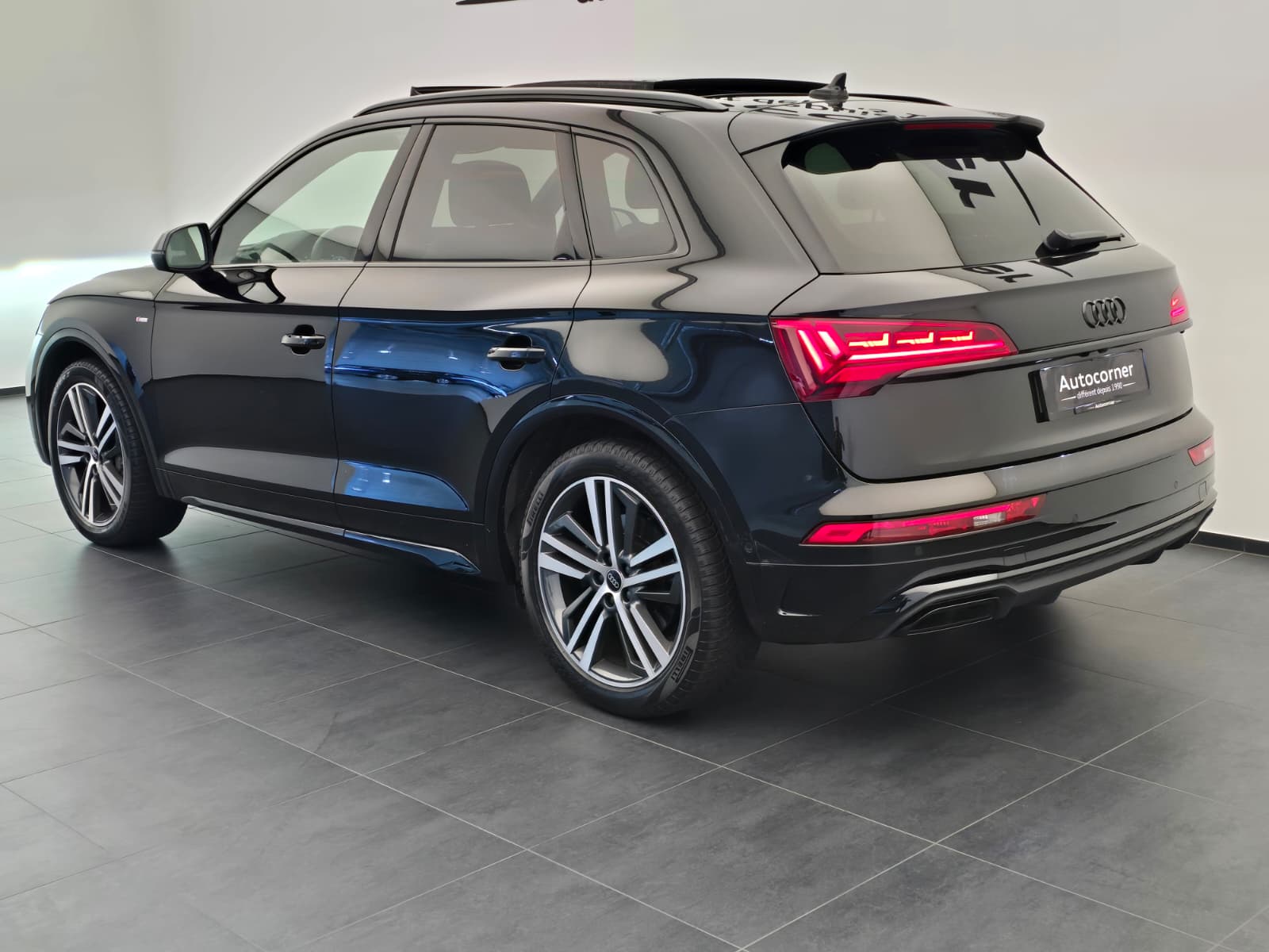 AUDI Q5 Sportback 45 TFSI S line quattro S-tronic-image-8