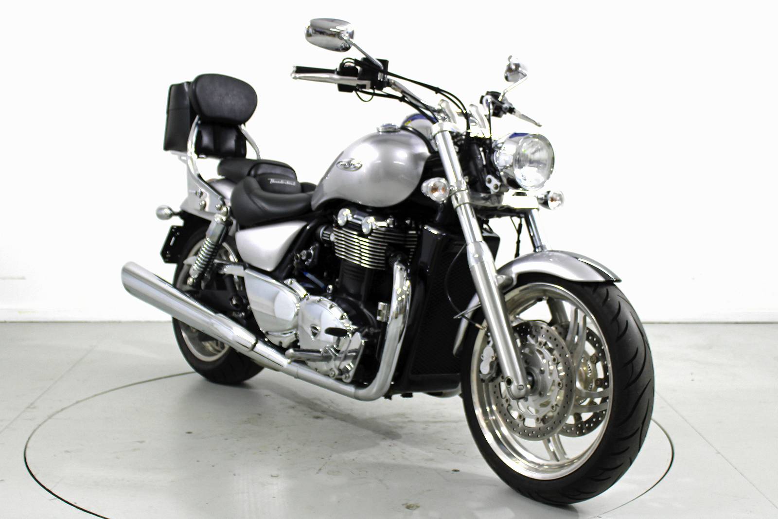 TRIUMPH Thunderbird 1600 ABS-showroom-element-1