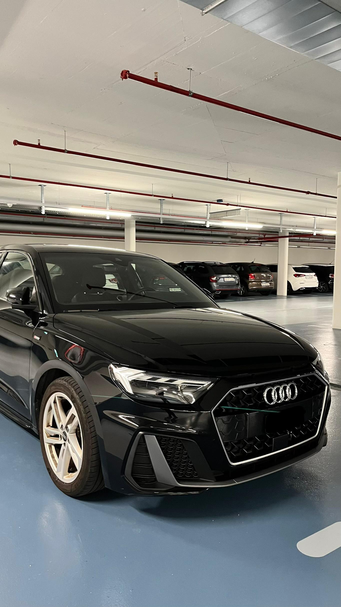AUDI 1.0 30 TFSI S Line-image-0