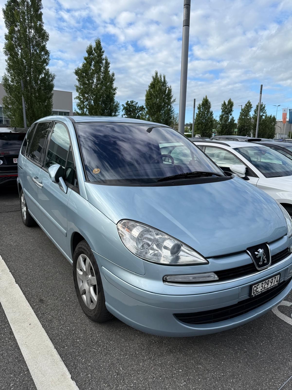 PEUGEOT 2.0 HDI Family Plus-image-2