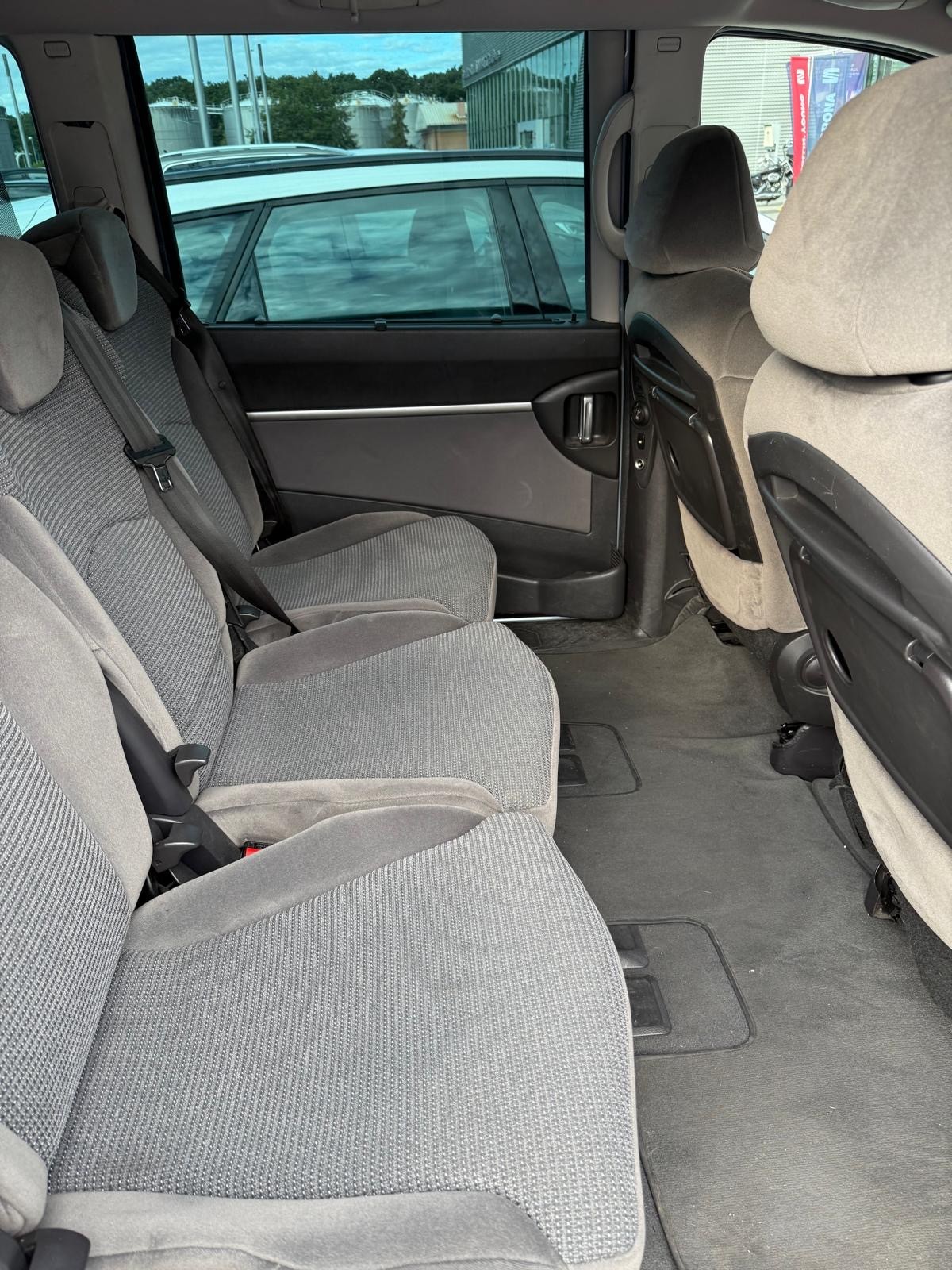 PEUGEOT 2.0 HDI Family Plus-image-5