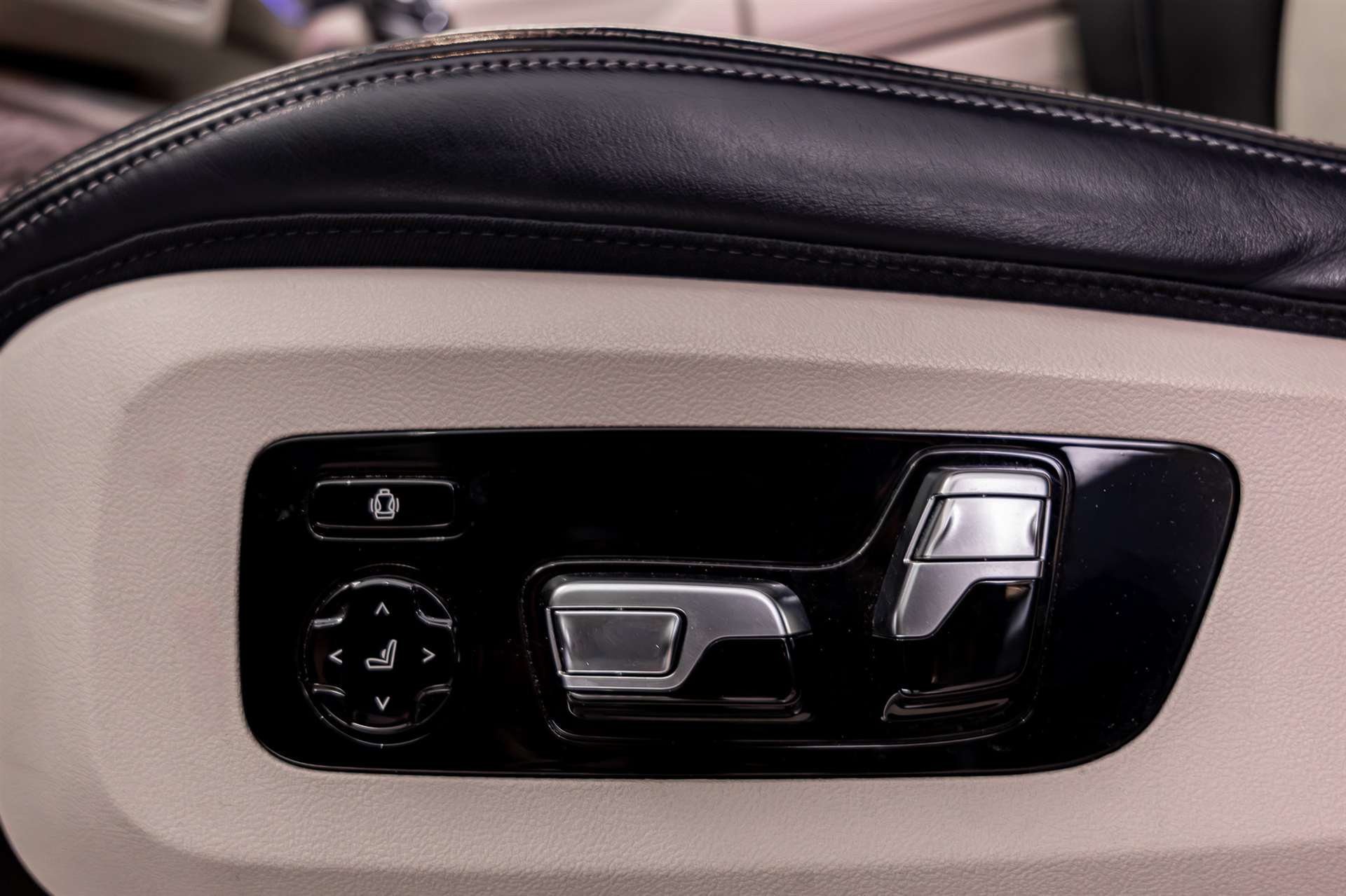 BMW X7 xDrive M50d Steptronic-image-12