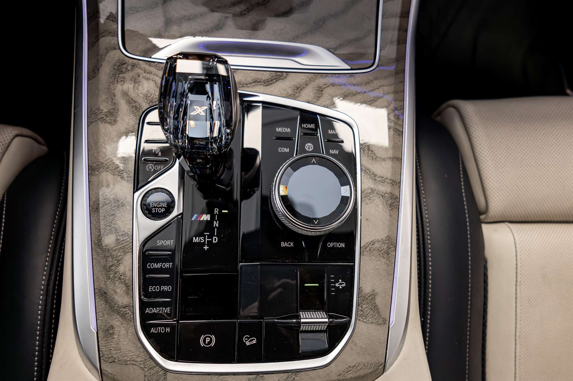 BMW X7 xDrive M50d Steptronic-image-17