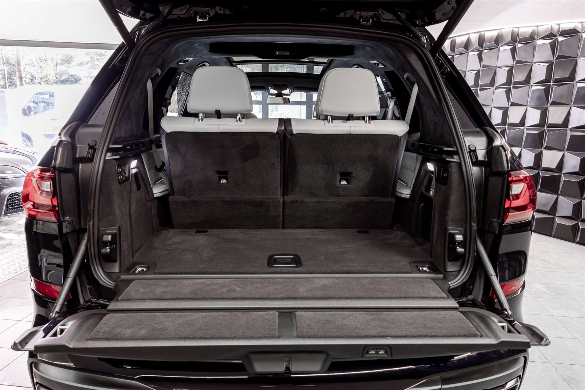 BMW X7 xDrive M50d Steptronic-image-24