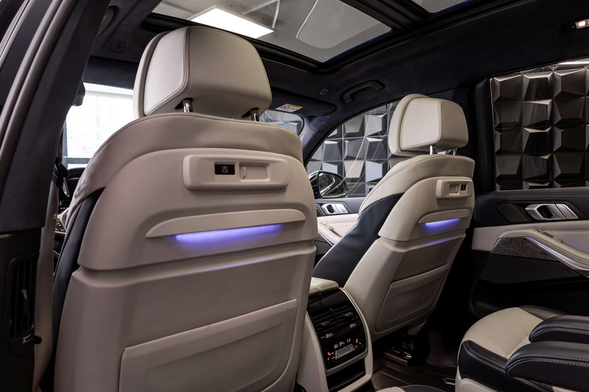 BMW X7 xDrive M50d Steptronic-image-21