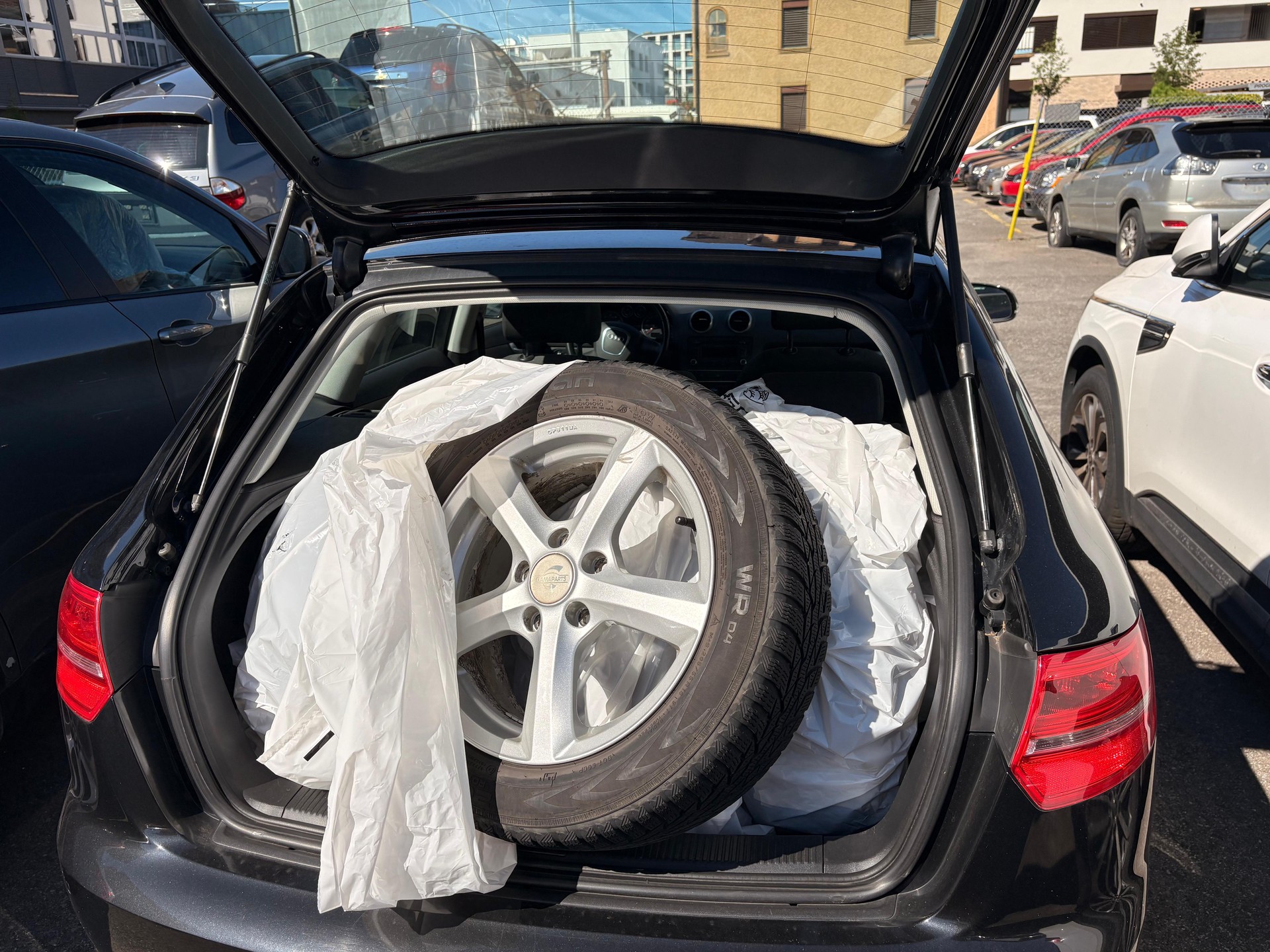 AUDI A3 Sportback 1.8 TFSI Ambition-image-8