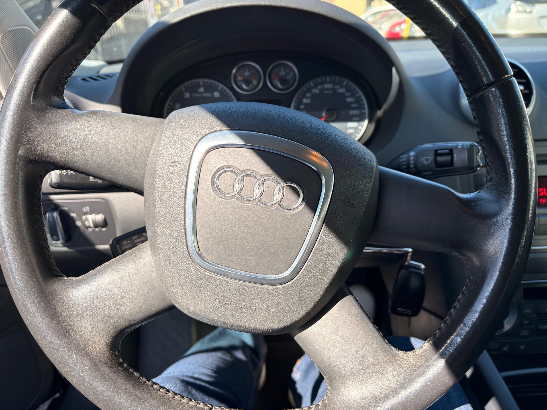 AUDI A3 Sportback 1.8 TFSI Ambition-image-5