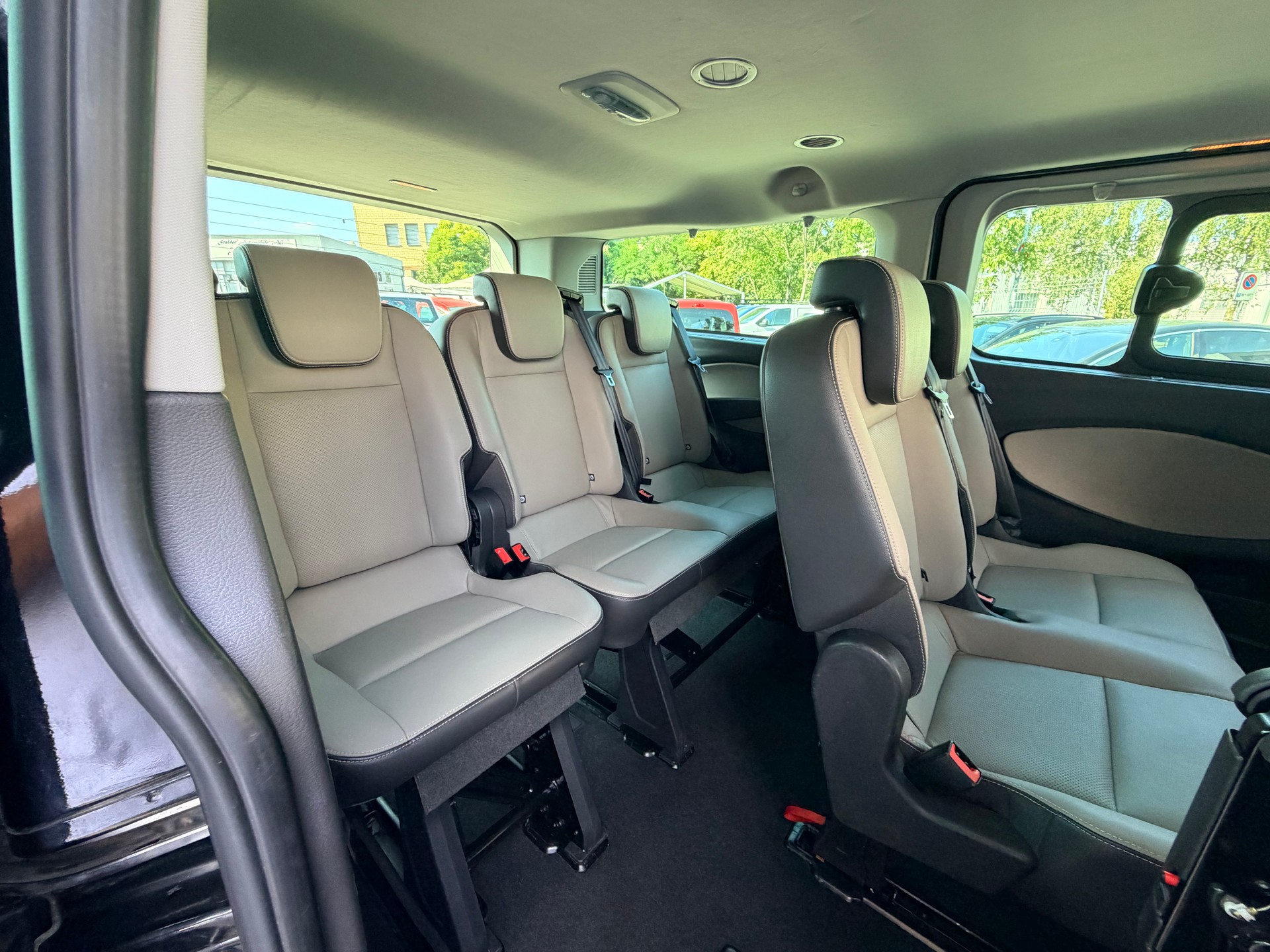 FORD Tourneo Custom 300 L2H1 Titanium-image-11