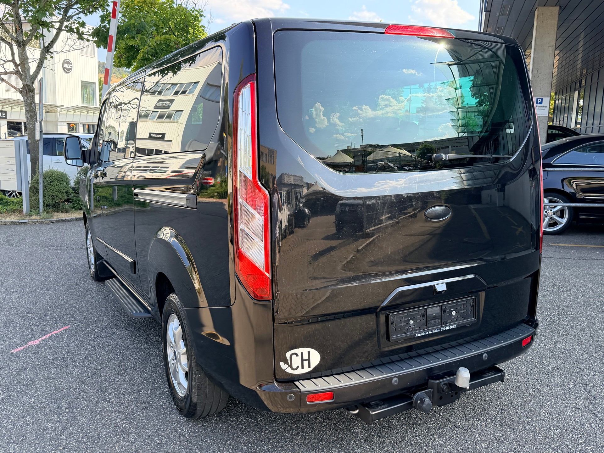 FORD Tourneo Custom 300 L2H1 Titanium-image-4