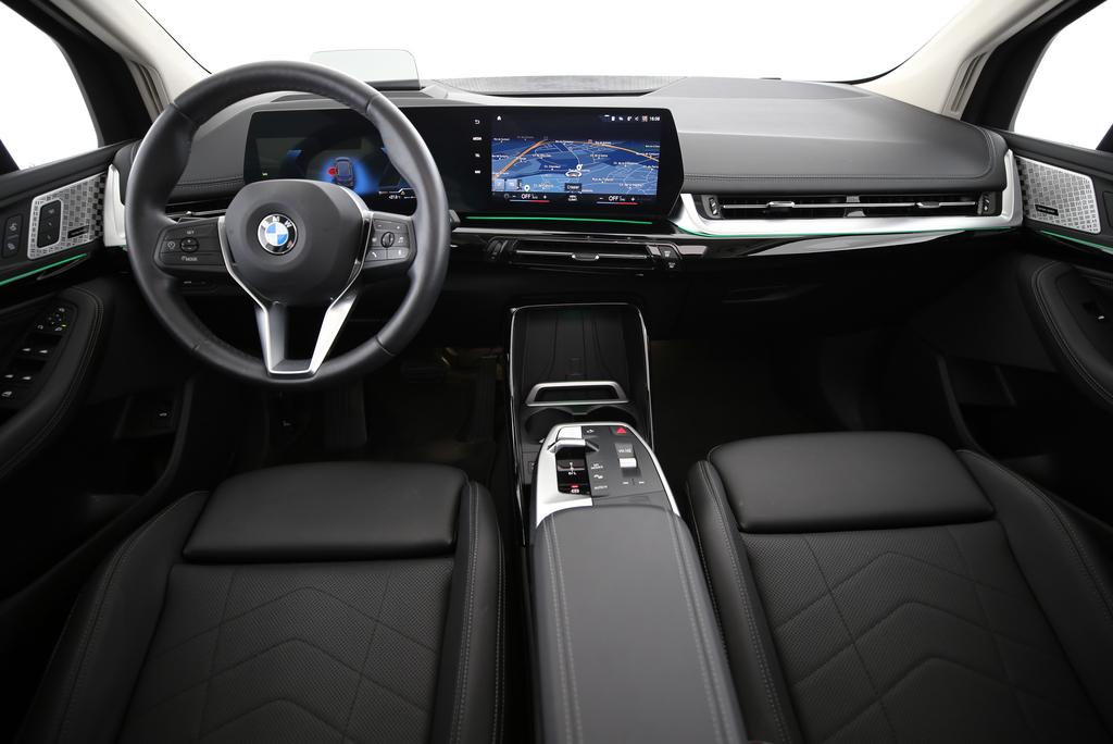 BMW 218i Active Tourer-image-3