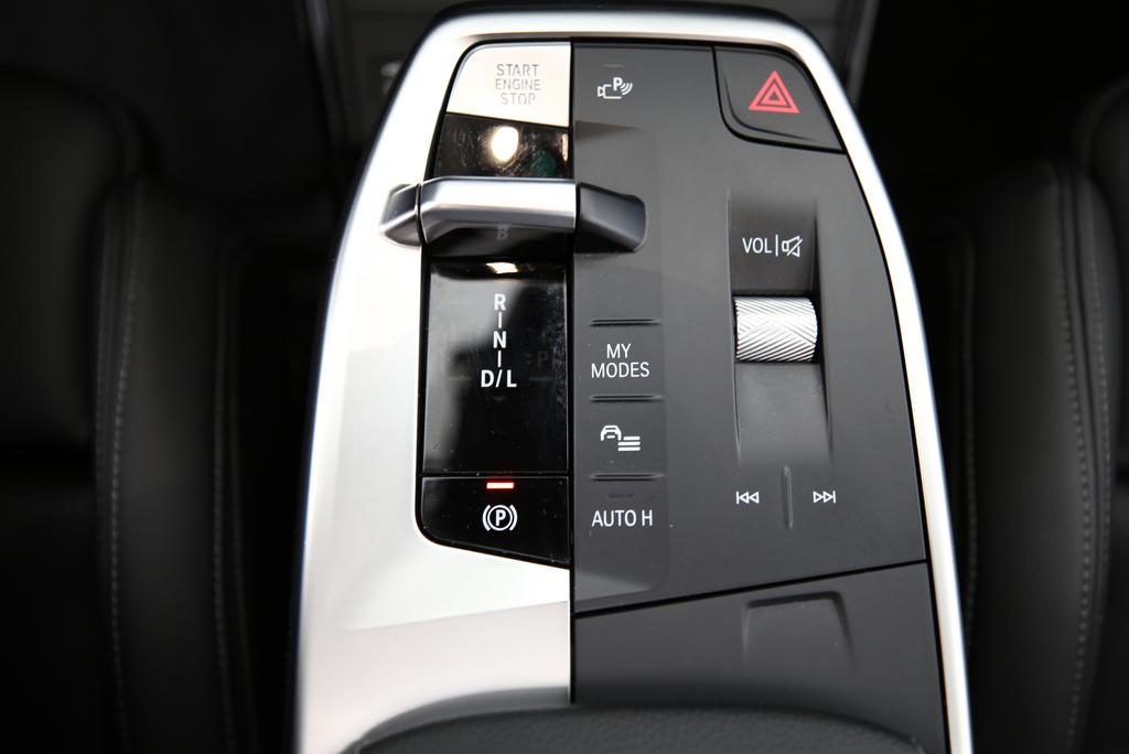 BMW 218i Active Tourer-image-10