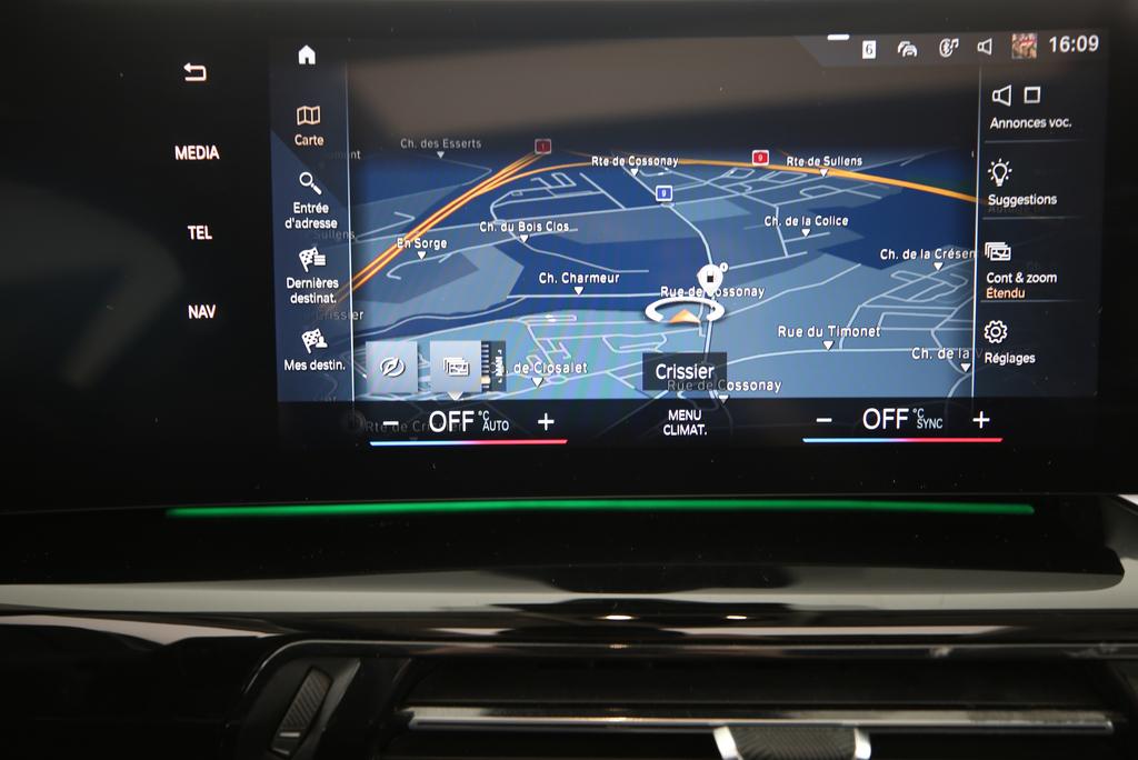 BMW 218i Active Tourer-image-8