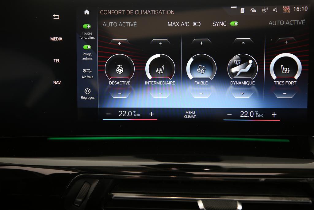 BMW 218i Active Tourer-image-9