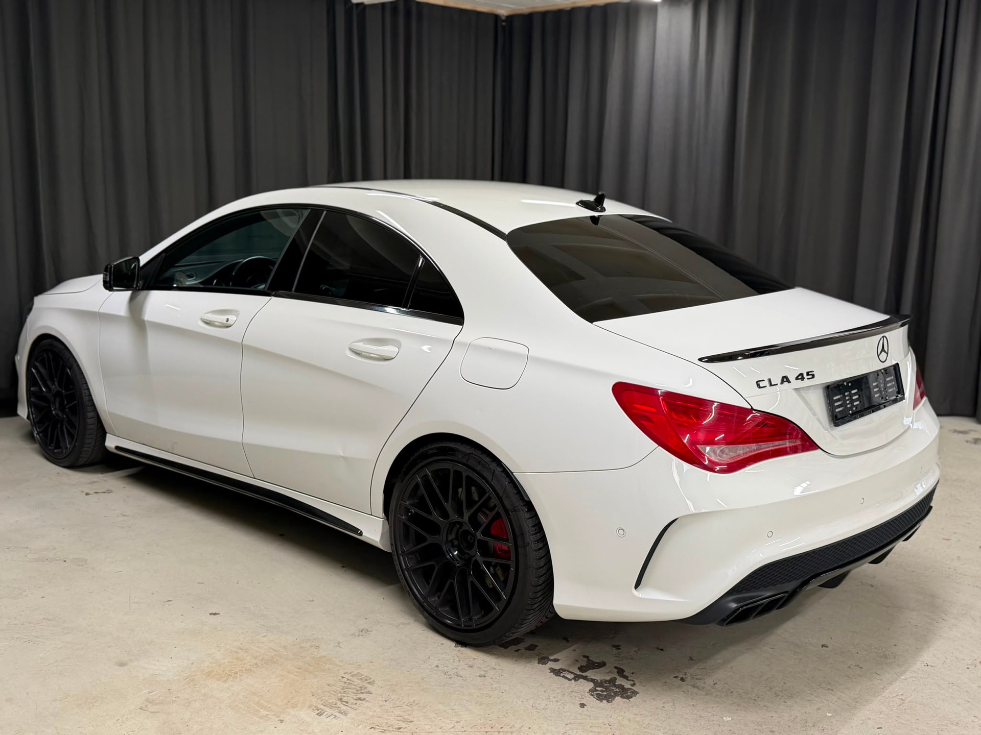 MERCEDES-BENZ CLA 45 AMG 4Matic Speedshift-image-4