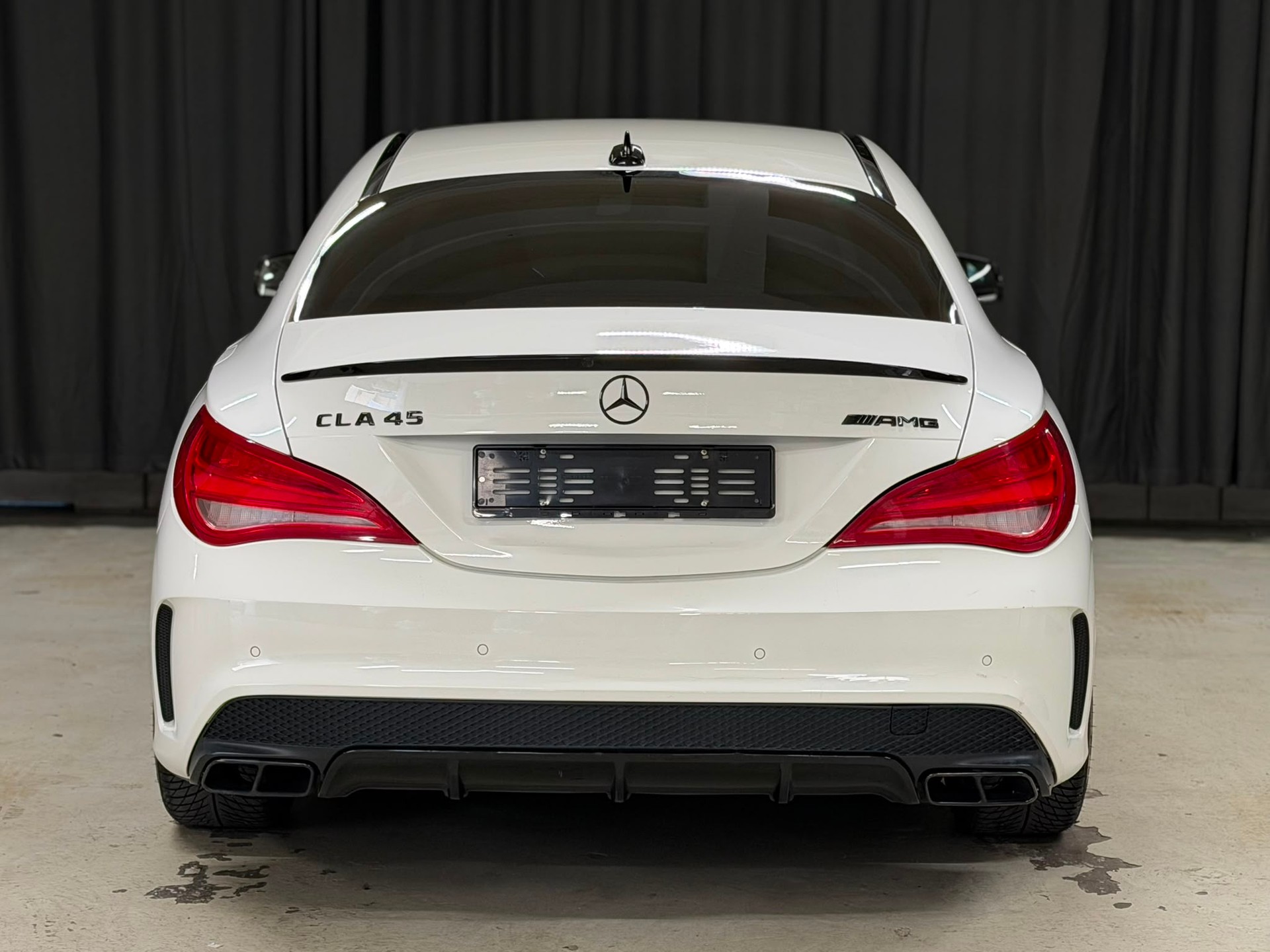 MERCEDES-BENZ CLA 45 AMG 4Matic Speedshift-image-5