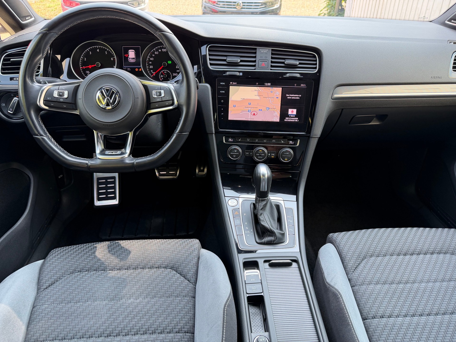 VW Golf 1.5 TSI EVO R-Line DSG-image-3