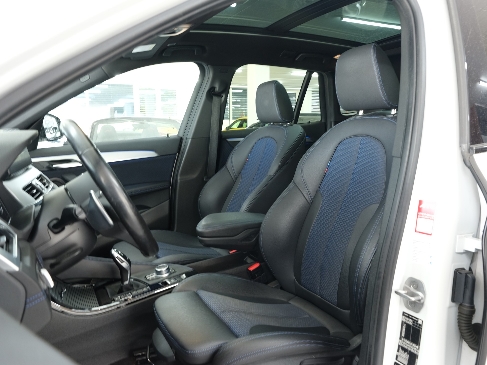 BMW X1 xDrive 20d M Sport Fleet Edition Steptronic *Panorama* *Rückfahrkamera* *Carplay*-image-18