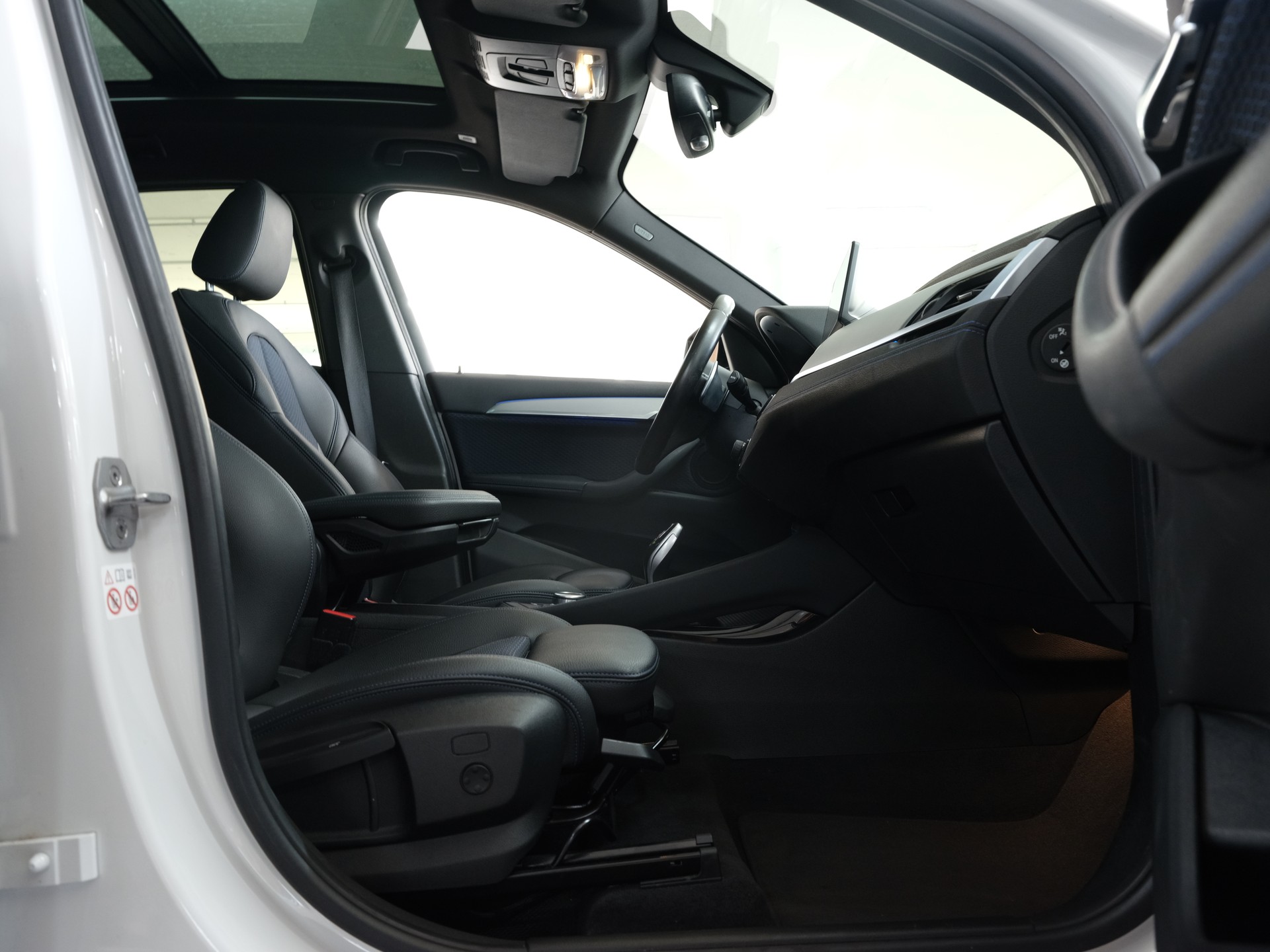 BMW X1 xDrive 20d M Sport Fleet Edition Steptronic *Panorama* *Rückfahrkamera* *Carplay*-image-26