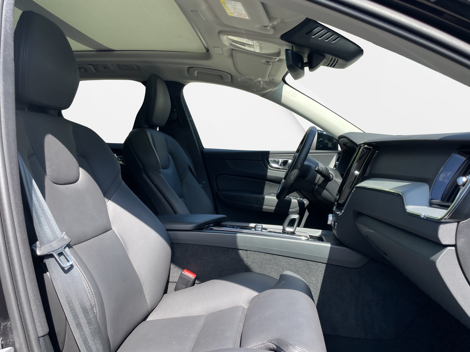 VOLVO XC60 2.0 T6 TE Plus Dark eAWD-image-16