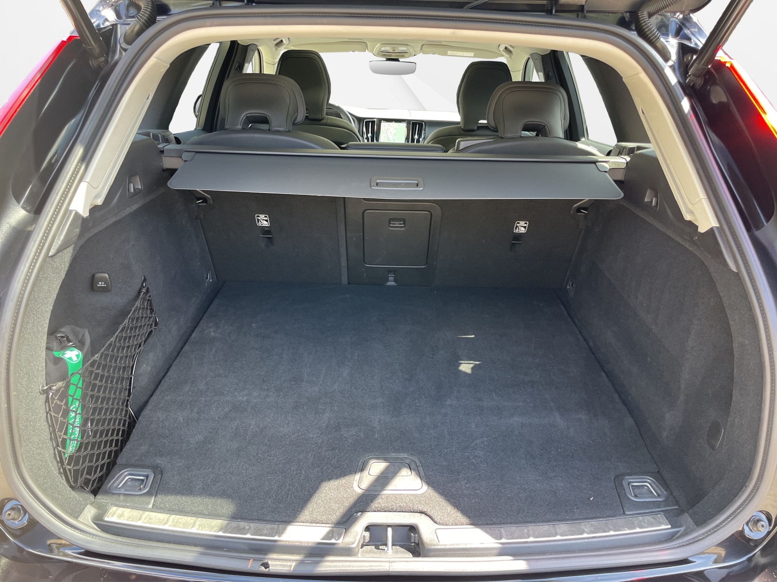 VOLVO XC60 2.0 T6 TE Plus Dark eAWD-image-14