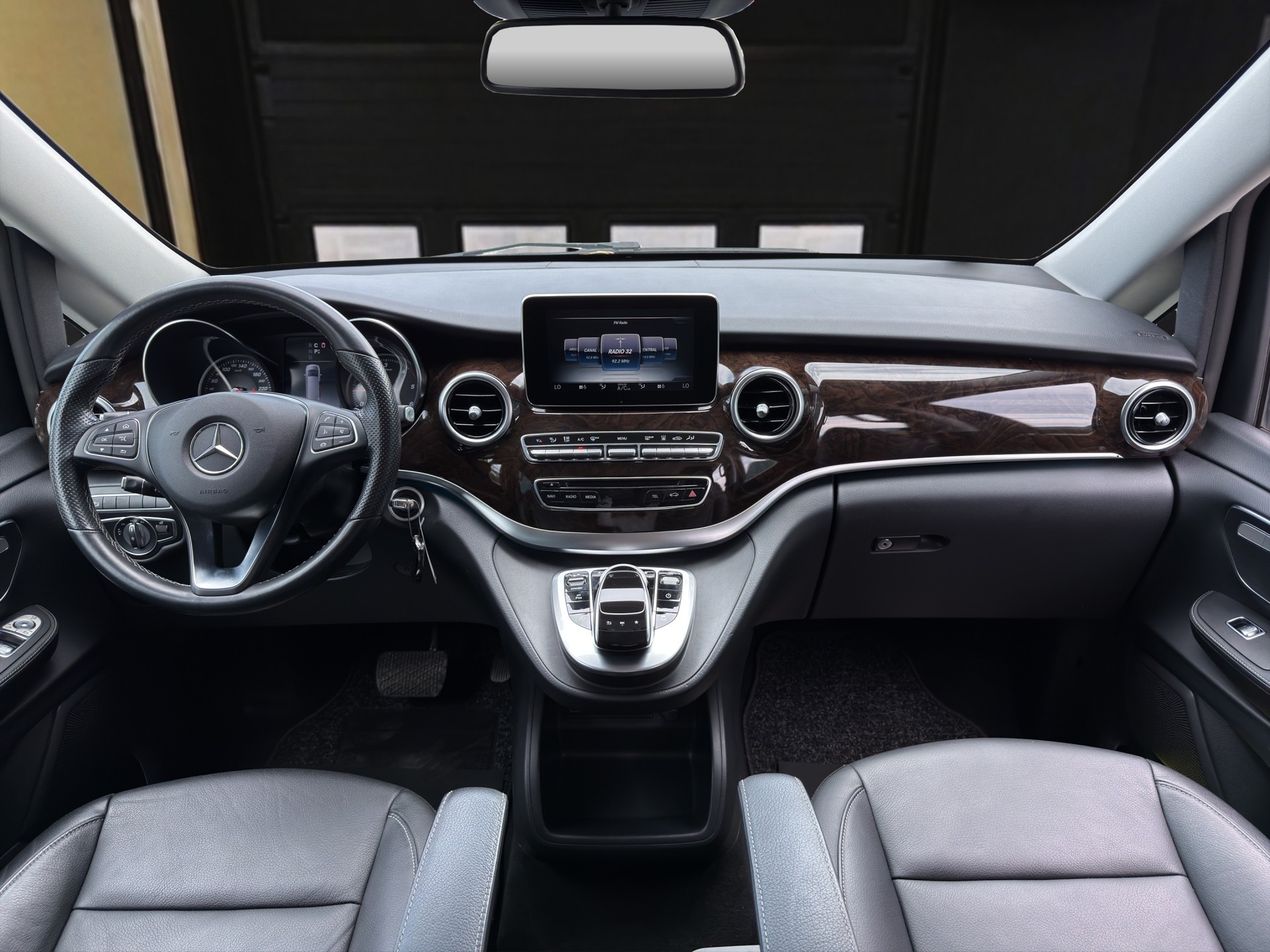 MERCEDES-BENZ V 250 d BlueTec Ava.extr.l. 4m Van-image-10
