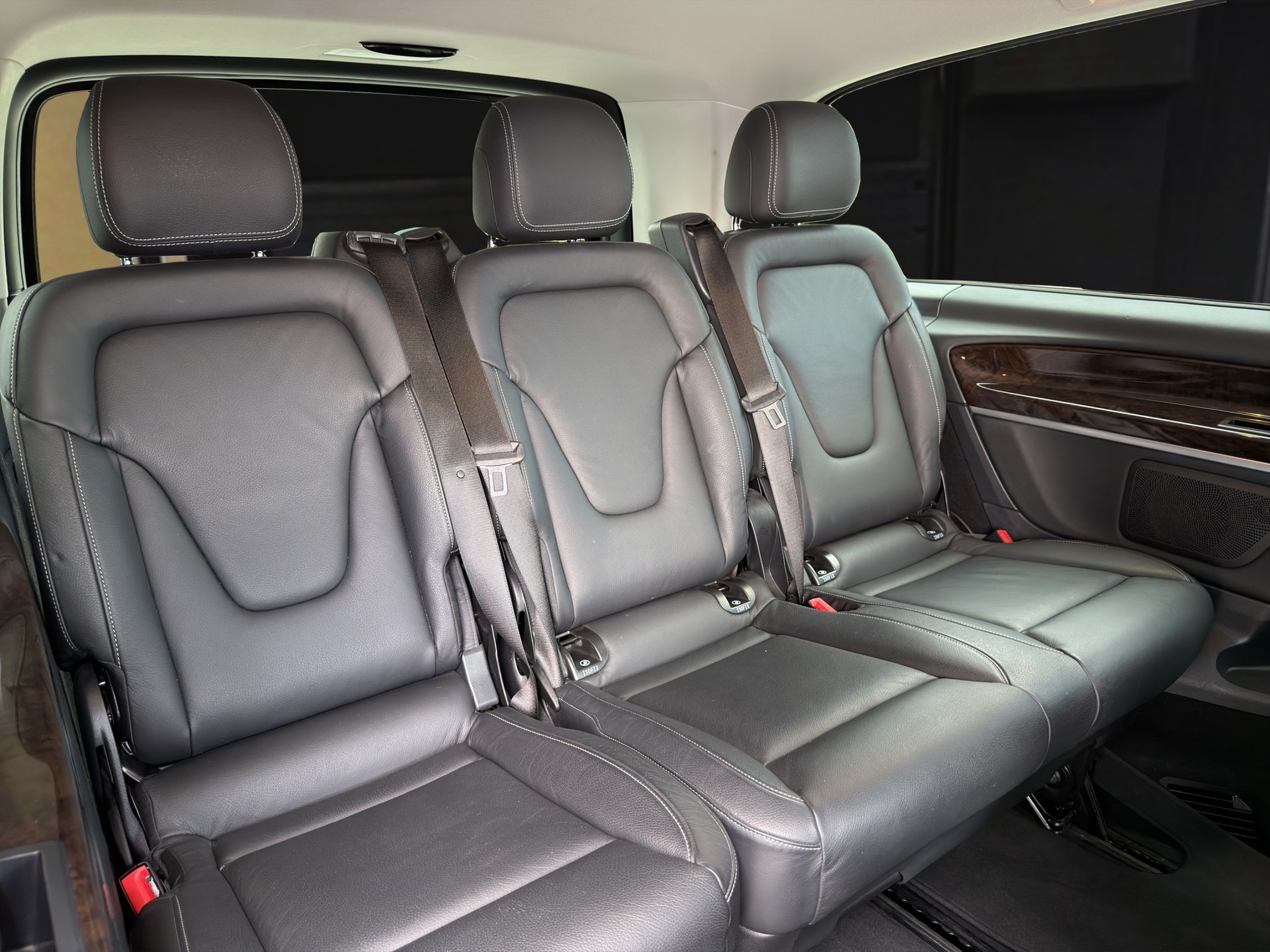 MERCEDES-BENZ V 250 d BlueTec Ava.extr.l. 4m Van-image-13