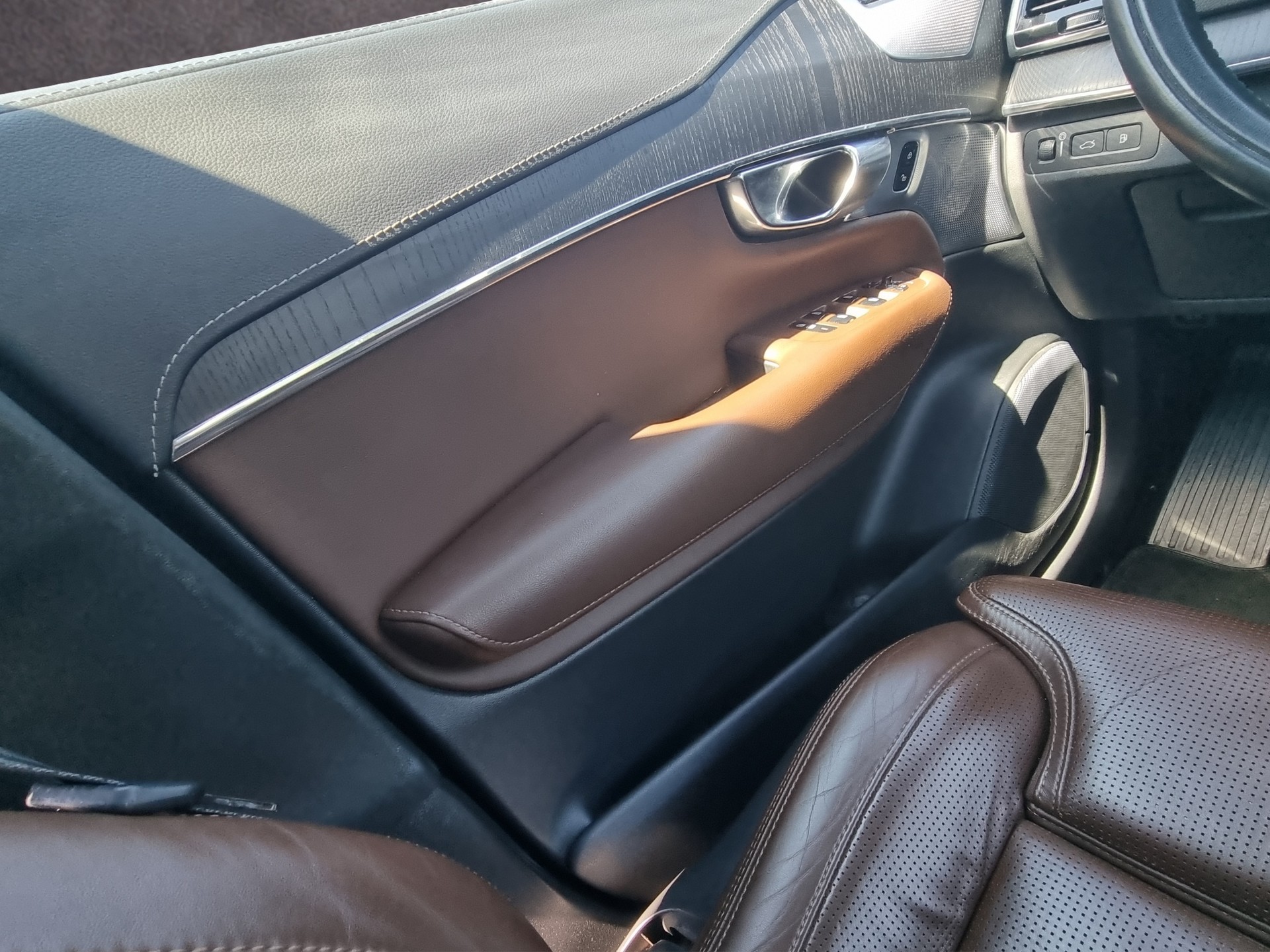 VOLVO XC90 2.0 T8 TE Inscription 7P. eAWD-image-17