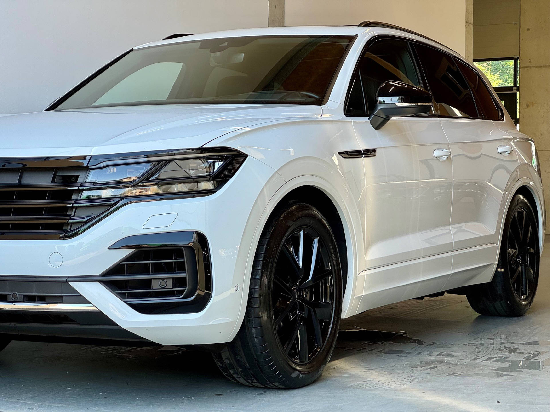 VW Touareg 3.0 V6 TDI 286 R-Line-image-12