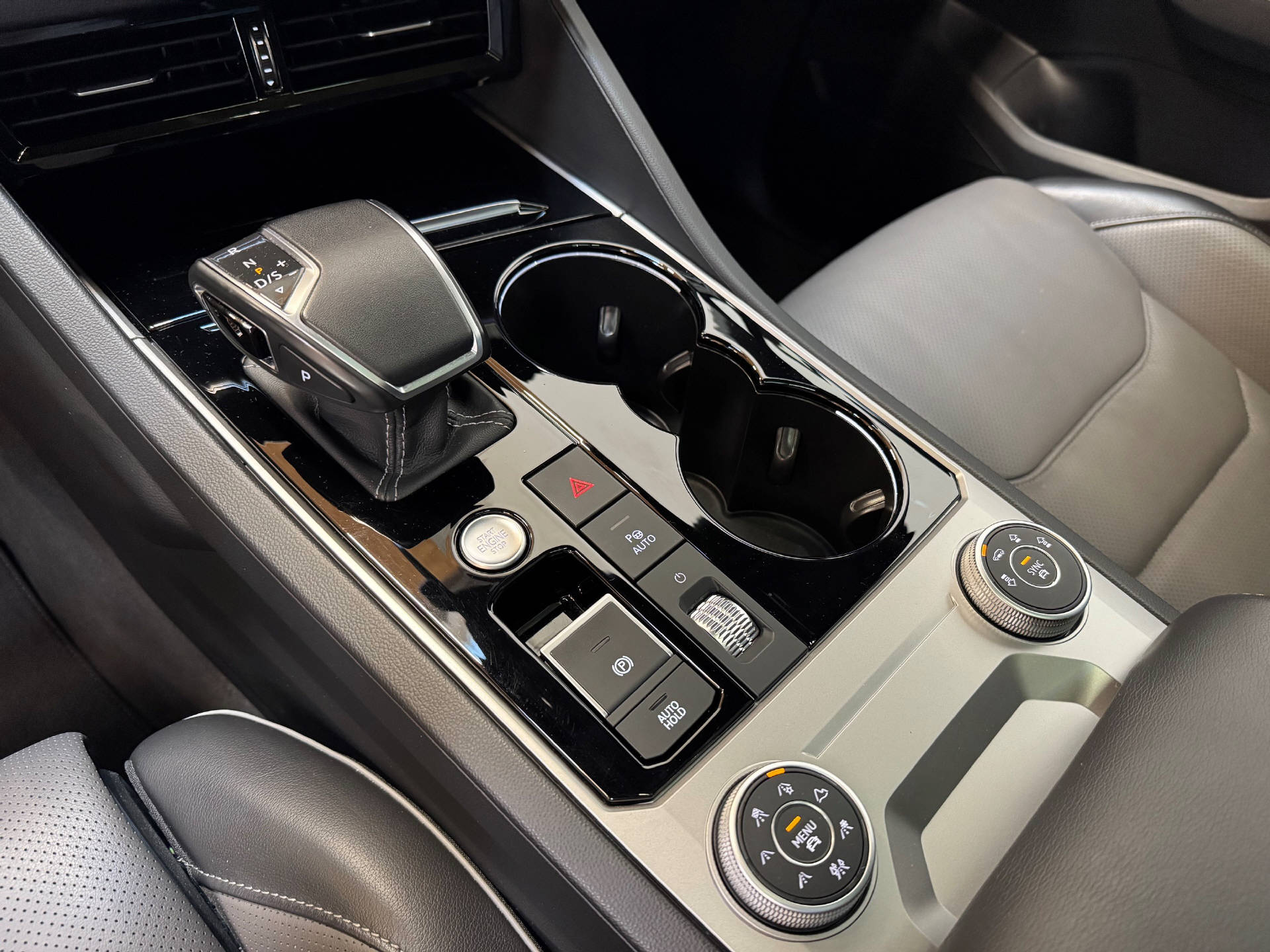 VW Touareg 3.0 V6 TDI 286 R-Line-image-7