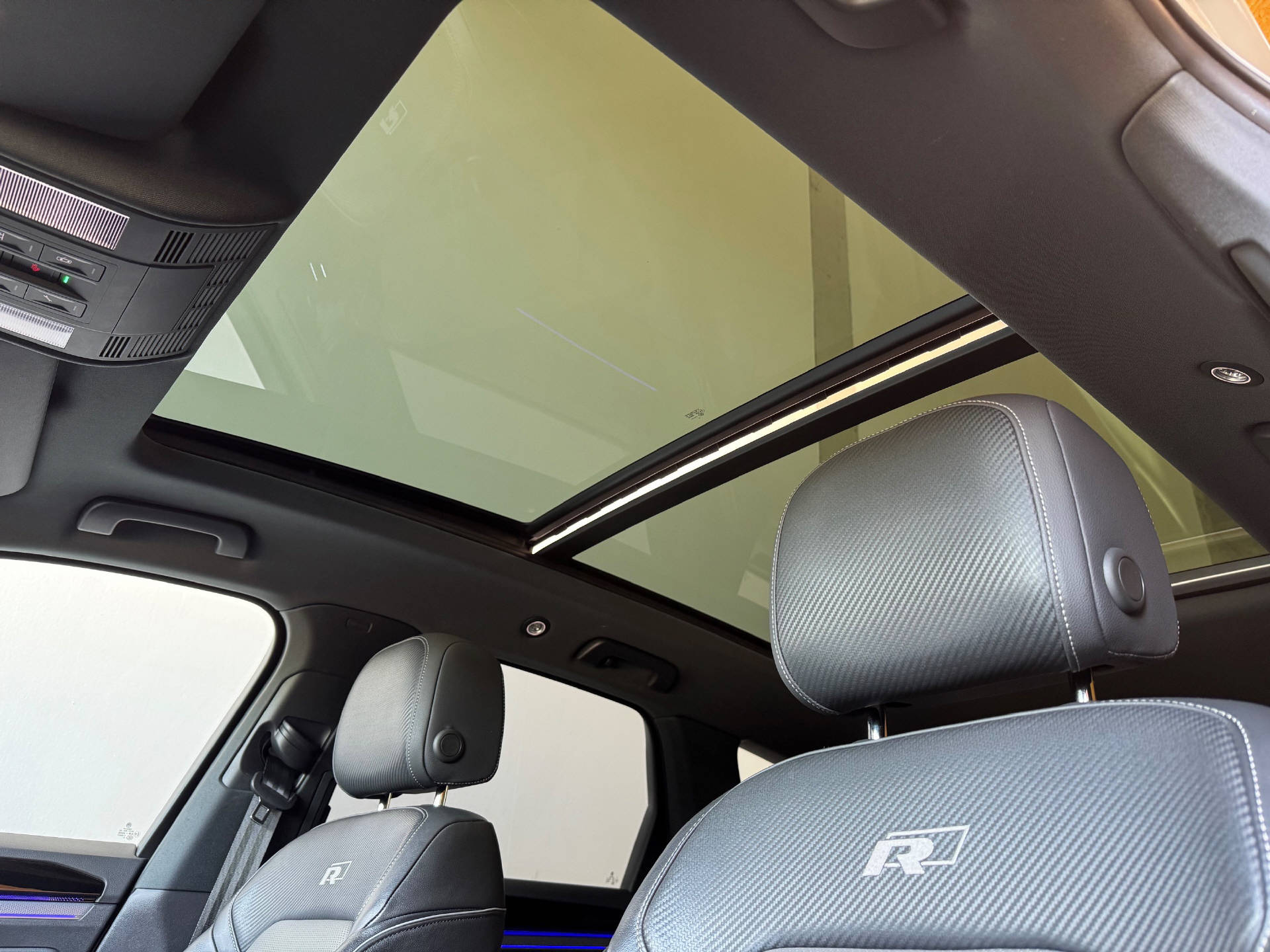 VW Touareg 3.0 V6 TDI 286 R-Line-image-9