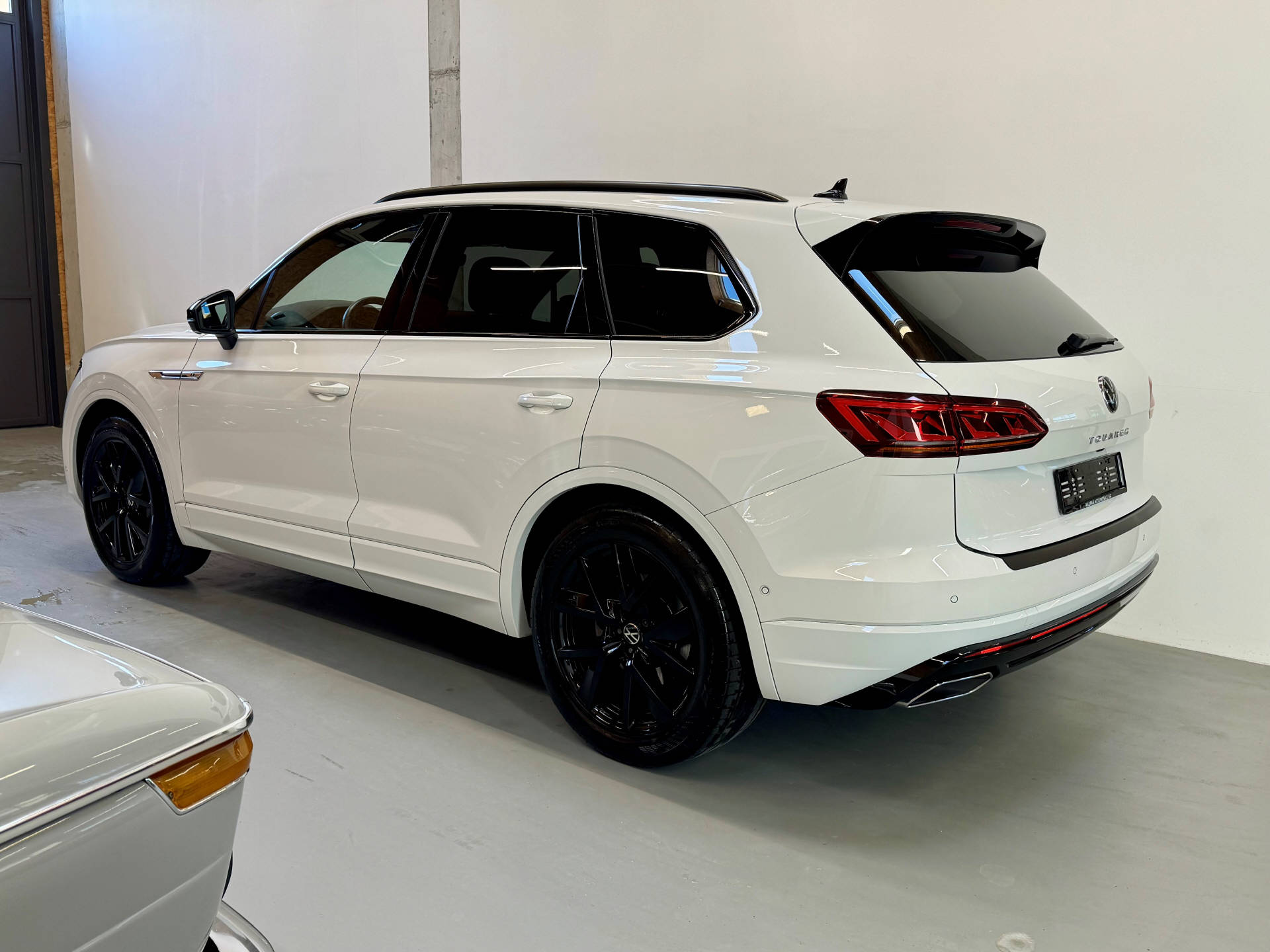 VW Touareg 3.0 V6 TDI 286 R-Line-image-1
