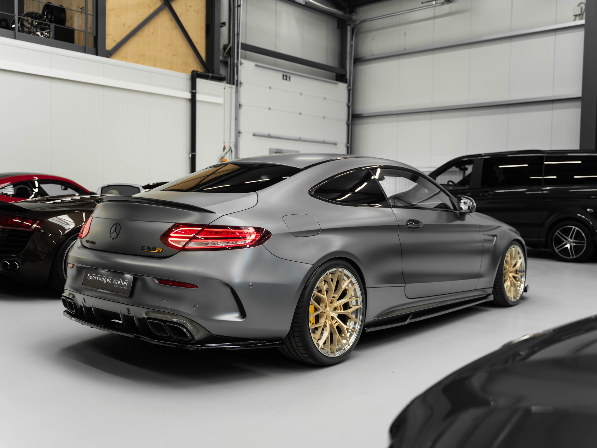 MERCEDES-BENZ C 63 S AMG 9G-tronic-showroom-element-3