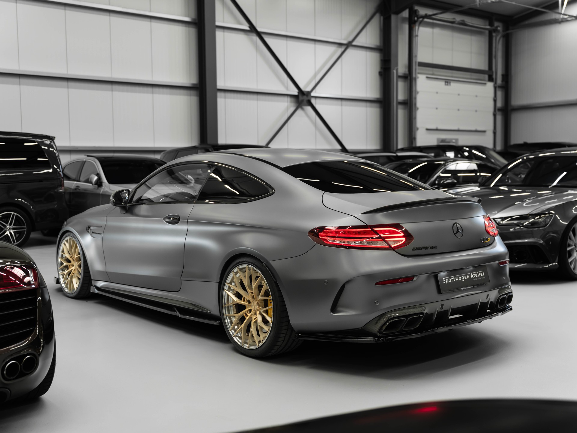 MERCEDES-BENZ C 63 S AMG 9G-tronic-showroom-element-1