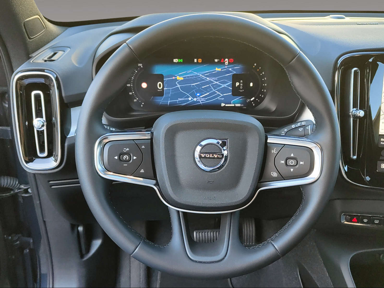 VOLVO XC40 2.0 B4 MH Plus Dark-image-10